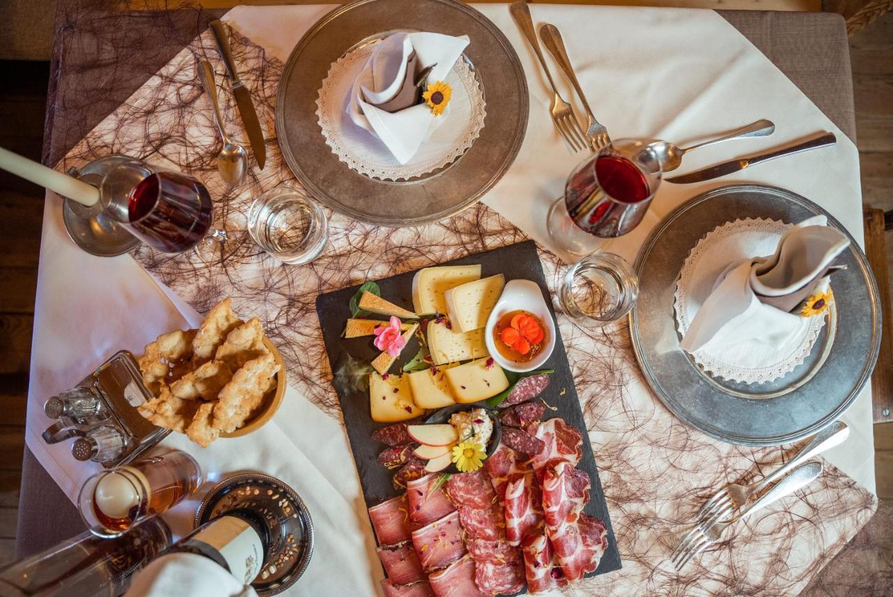 Charme Hotel Uridl Santa Cristina Val Gardena Eksteriør billede